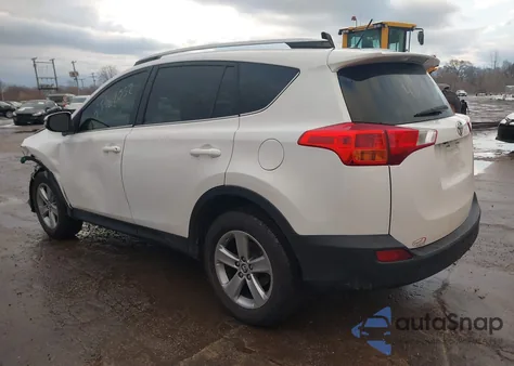 2015 Toyota Rav4 Xle z USA, uszkodzony, nr VIN 2T3WFREV4FW215225